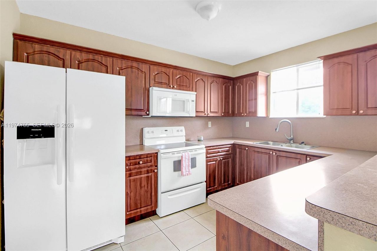 3920 SW 89th Ct , Unit B, Miami, FL 33165 Photo