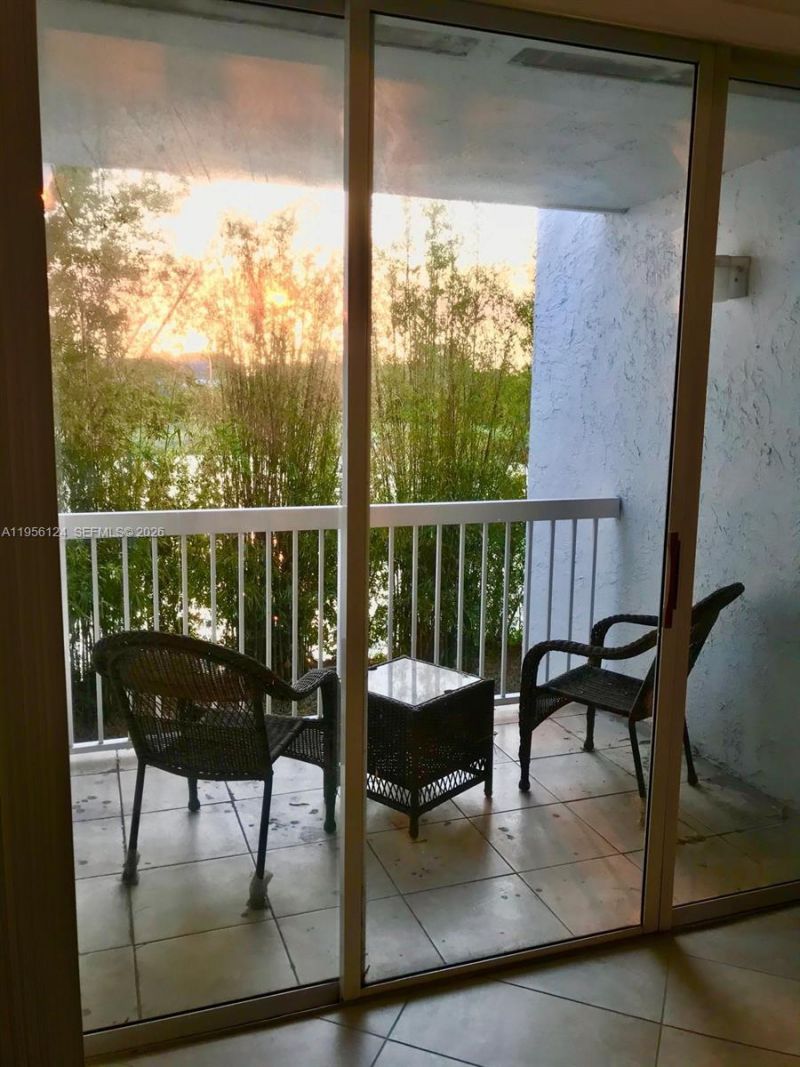 4878 NW 97th Pl , Unit 290, Doral, FL 33178 Photo