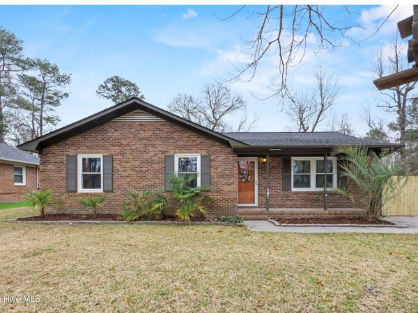 131 Meadowood Drive, Wilmington, NC 28411