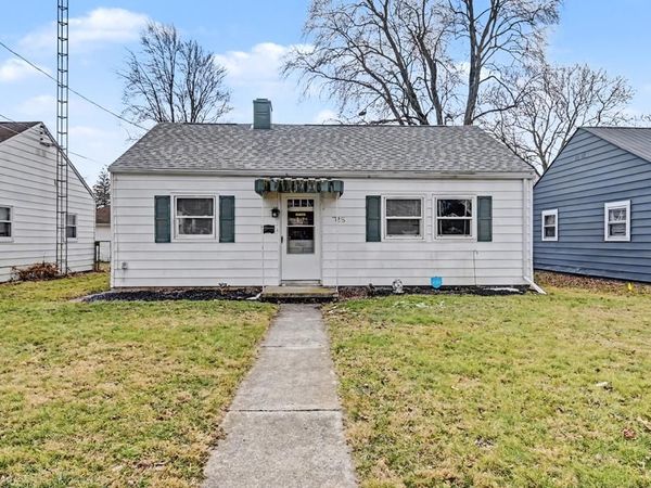 725 W Perry Street, Bucyrus, OH 44820