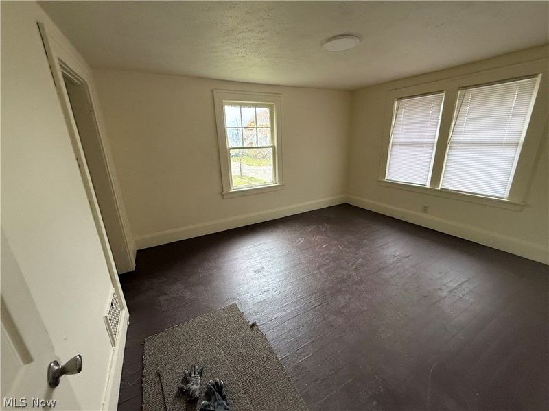 555 W Evergreen Avenue , Youngstown, OH 44511 Photo 5