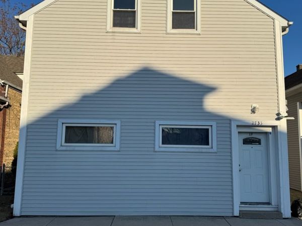 2733 N Marmora Avenue , Unit 2w, Chicago, IL 60639
