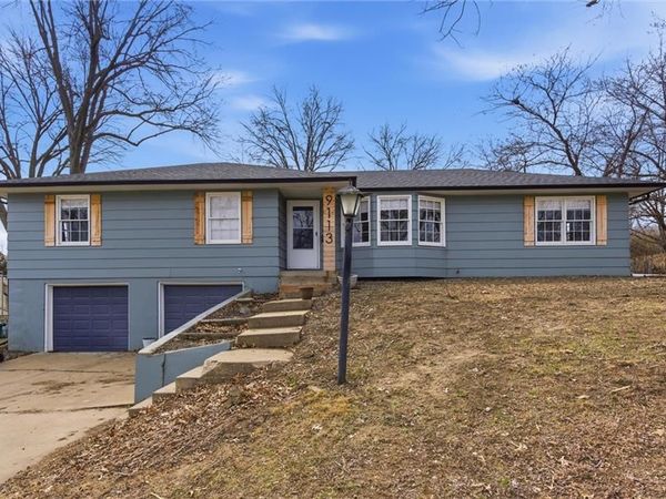 9113 E 83rd Place, Raytown, MO 64138