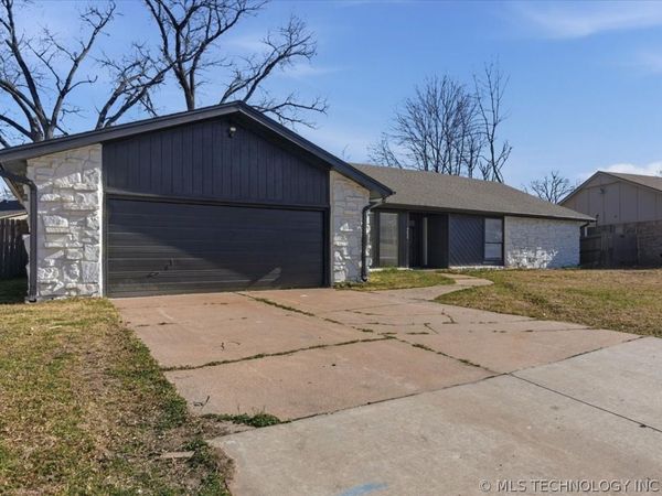 9035 E 67th Street , Tulsa, OK 74133