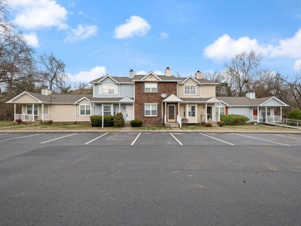 5 Rolling Meadows Dr , Goodlettsville, TN 37072