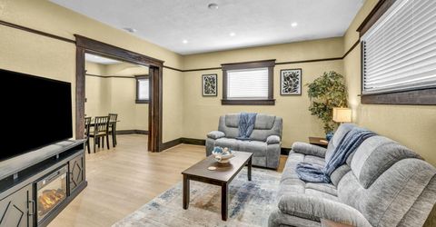 33 W 8th Street, Reno, NV 89503 Photo
