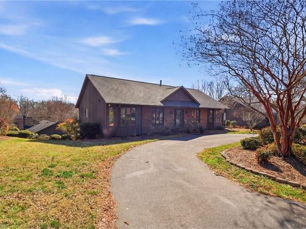 270 Ridgehaven Drive, Winston-Salem, NC 27104