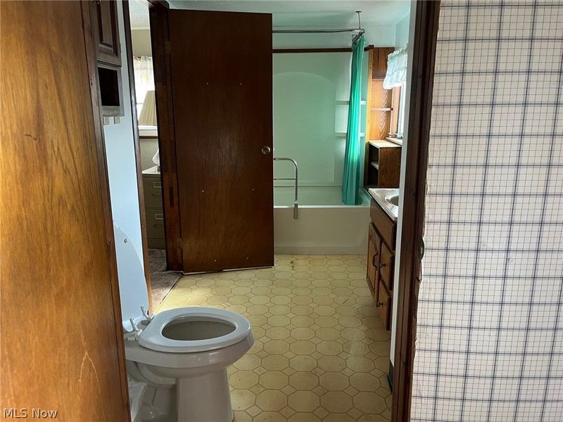 289 Canton Road, Wintersville, OH 43953 Photo 11