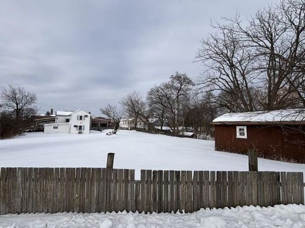 86-90 N 7th Street, Hudson, NY 12534