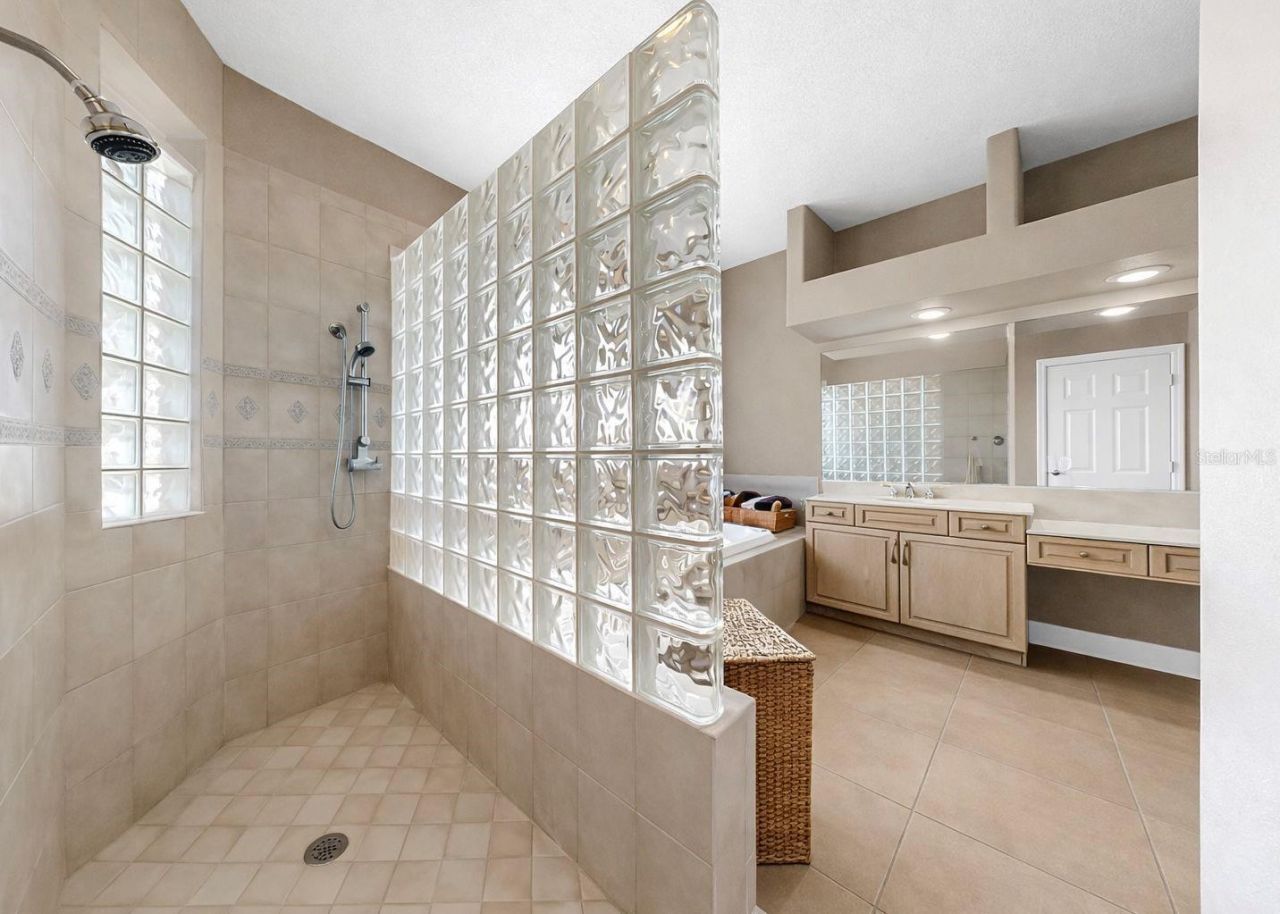 960 Symphony Isles Boulevard, Apollo Beach, FL 33572 Photo