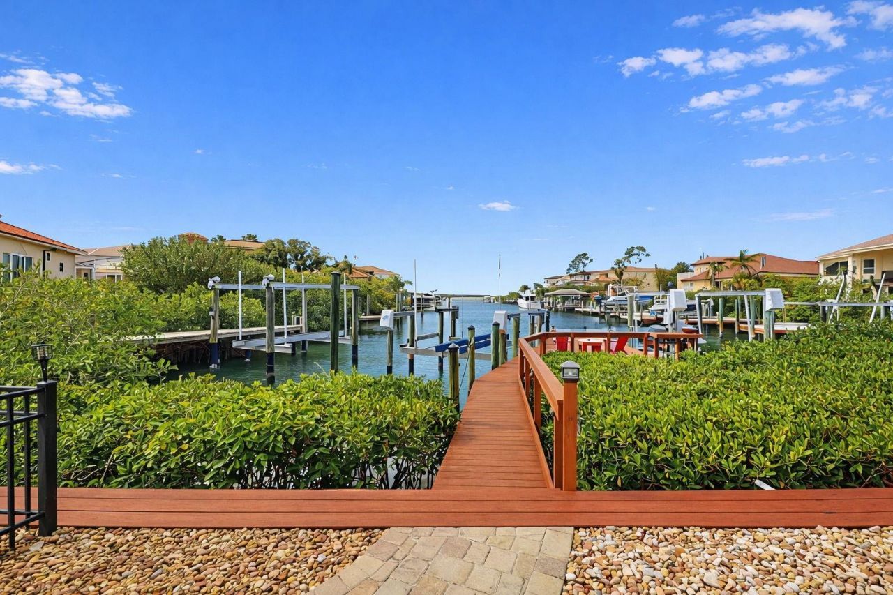 960 Symphony Isles Boulevard, Apollo Beach, FL 33572 Photo