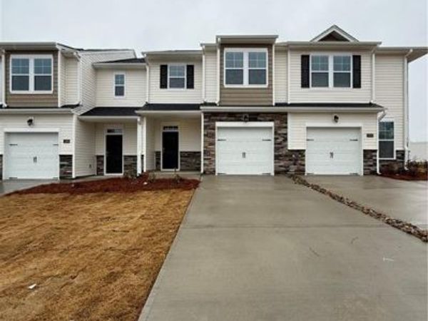 1692 Hallview Court , Kernersville, NC 27284
