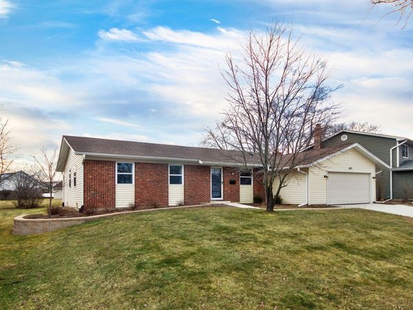 825 Concord Lane , Hoffman Estates, IL 60192