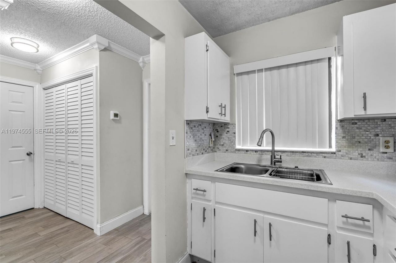 2514 Taylor St, Unit 11, Hollywood, FL 33020 Photo