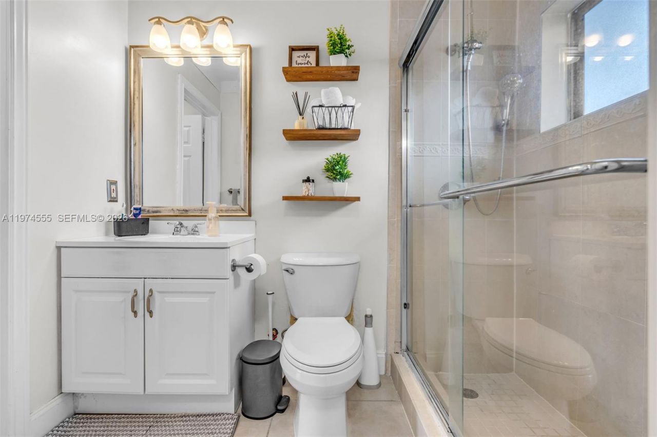 2514 Taylor St, Unit 11, Hollywood, FL 33020 Photo