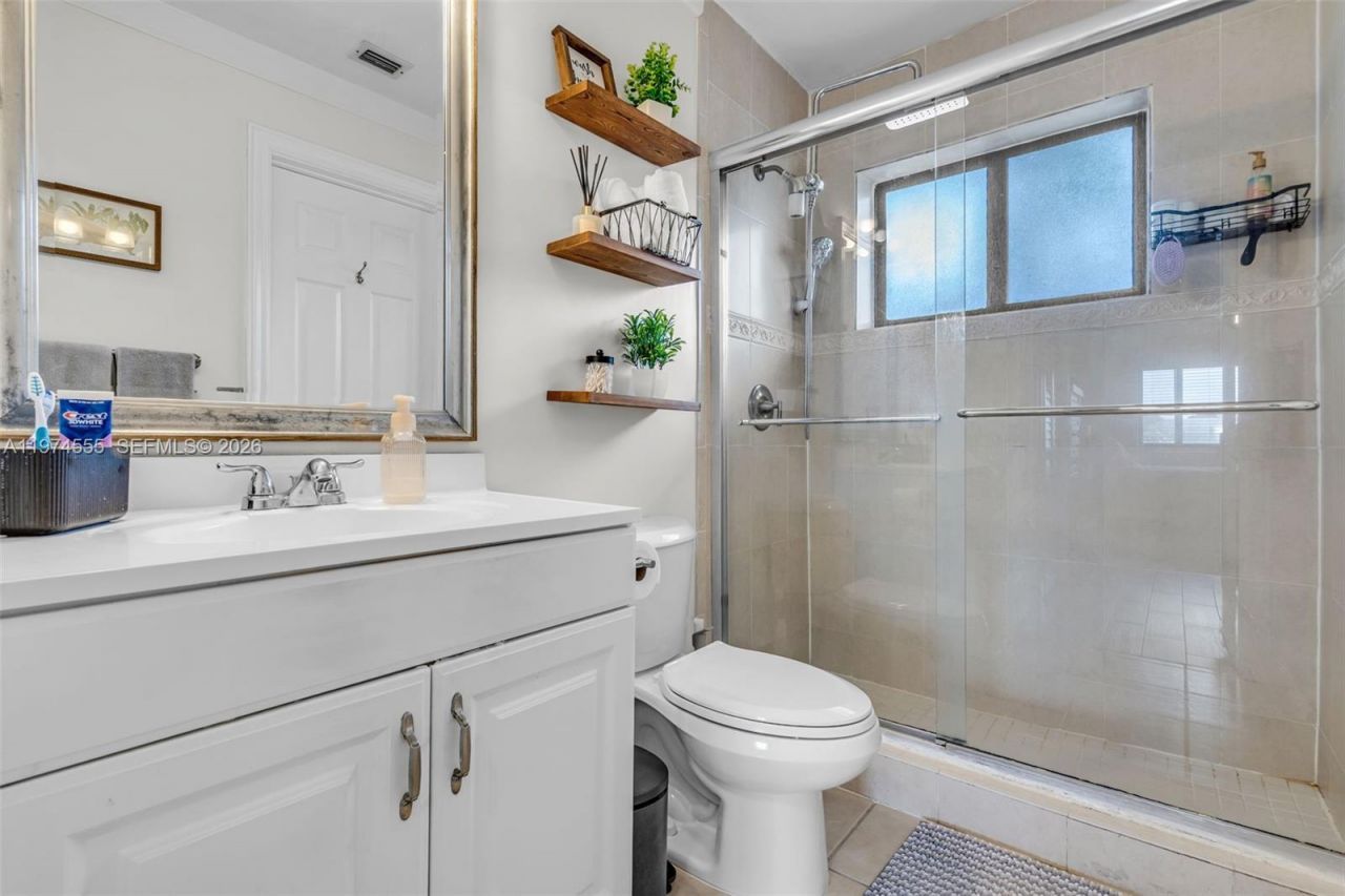 2514 Taylor St, Unit 11, Hollywood, FL 33020 Photo