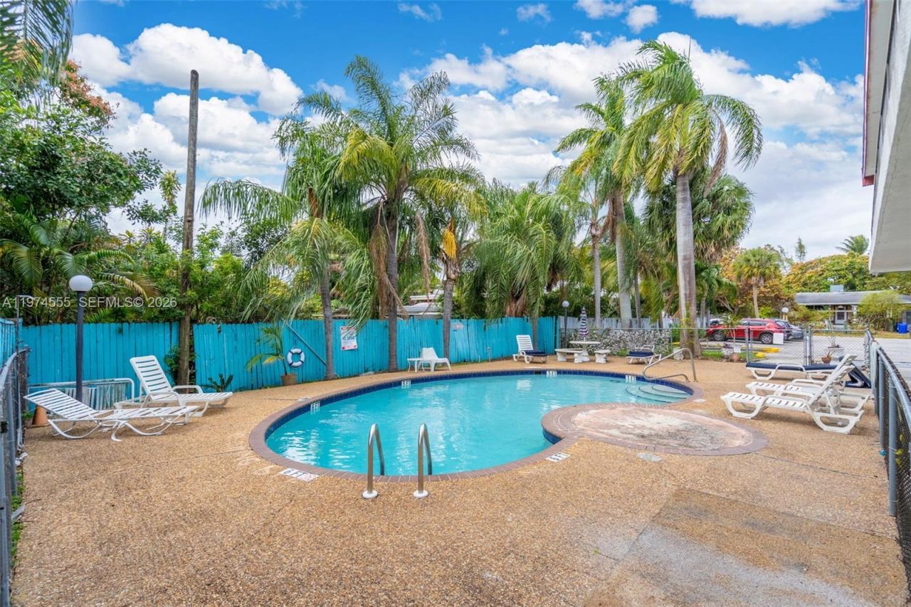 2514 Taylor St, Unit 11, Hollywood, FL 33020 Photo