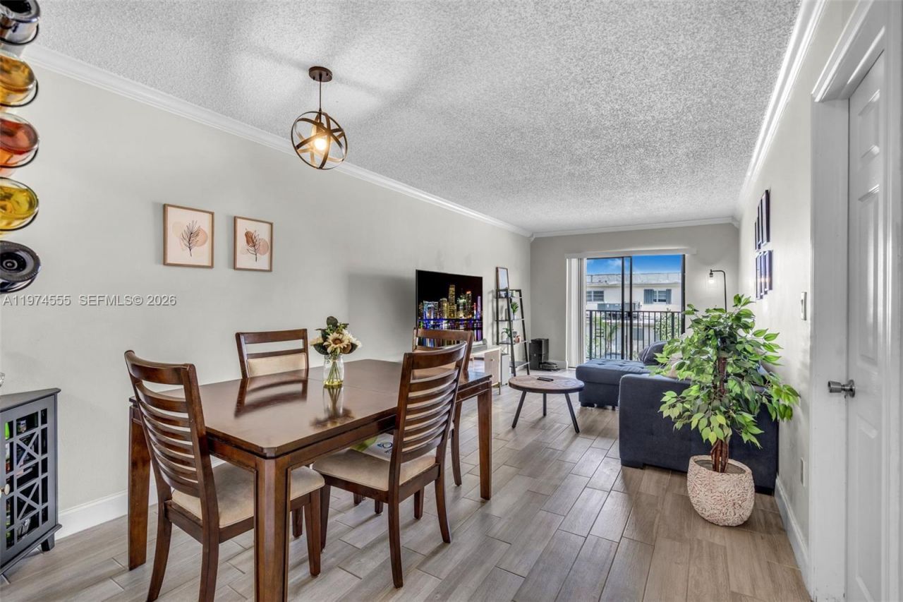 2514 Taylor St, Unit 11, Hollywood, FL 33020 Photo