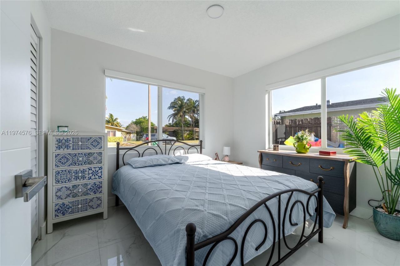 7100 SW 19th Ter, Miami, FL 33155 Photo