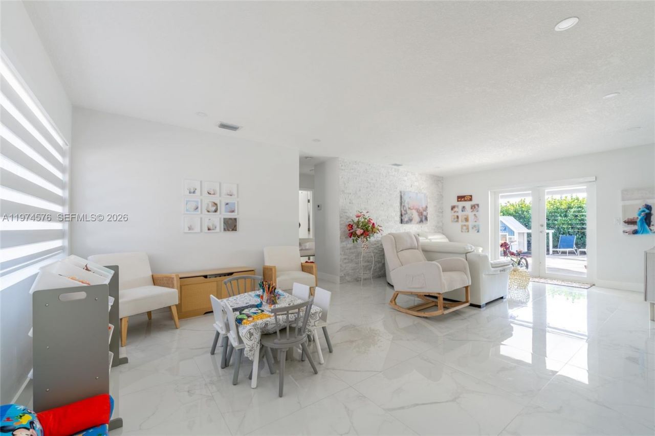 7100 SW 19th Ter, Miami, FL 33155 Photo