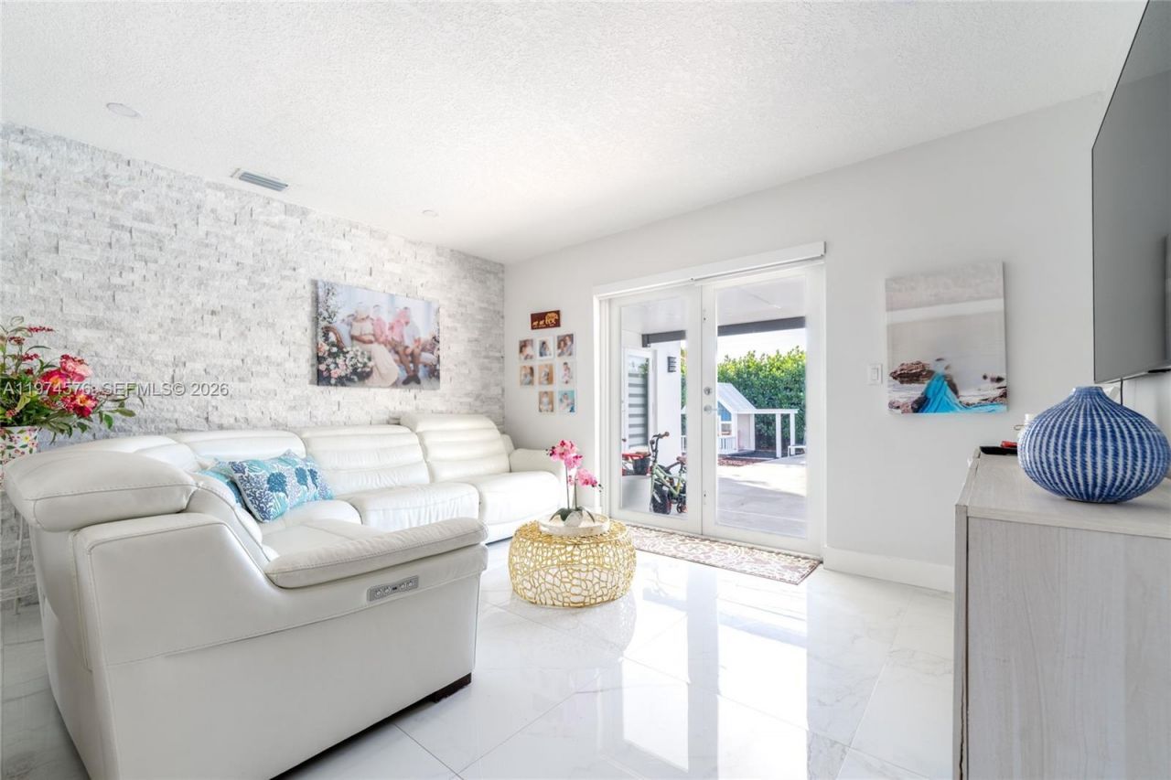 7100 SW 19th Ter, Miami, FL 33155 Photo