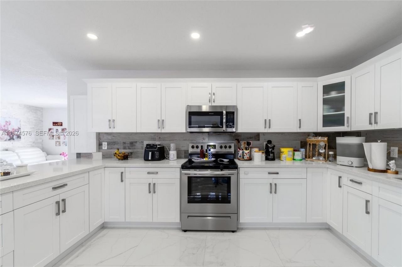 7100 SW 19th Ter, Miami, FL 33155 Photo