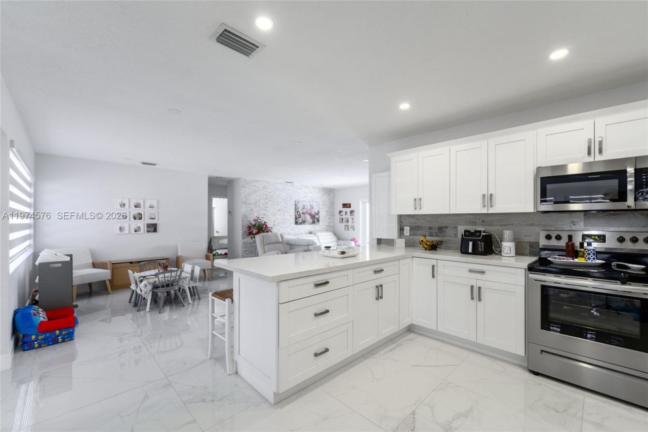 7100 SW 19th Ter, Miami, FL 33155 Photo