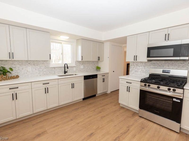 36470 Aurensen Road , North Ridgeville, OH 44039 Photo 12