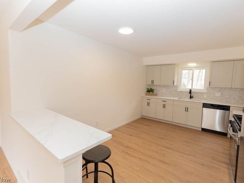 36470 Aurensen Road , North Ridgeville, OH 44039 Photo 9