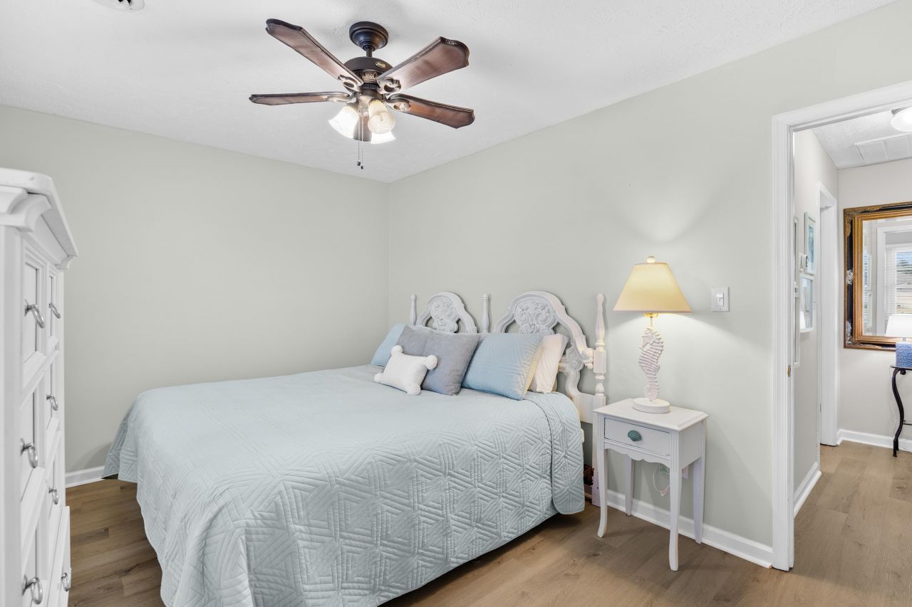 830 44th Ave. N Photo 27