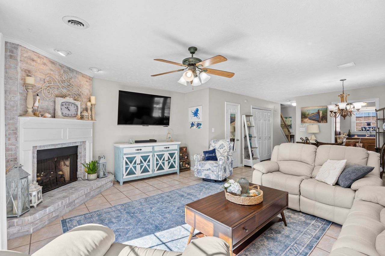 830 44th Ave. N  Photo 4