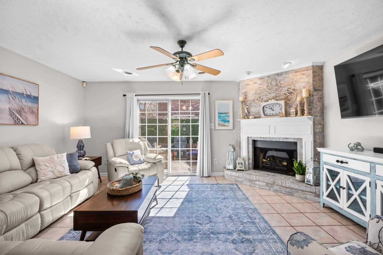 830 44th Ave. N Photo 4