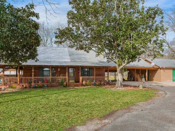 1326 S Hospital Drive , Abbeville, LA 70510