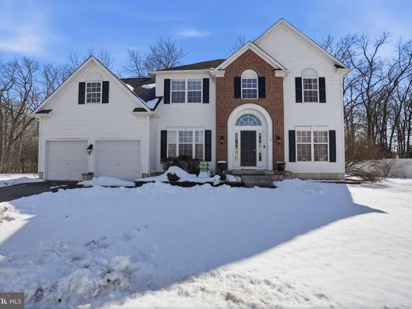 19 SUNFLOWER CIRCLE , BURLINGTON, NJ 08016