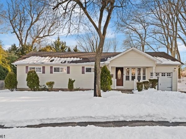 4 Harlow Cres, Fair Lawn, NJ 07410