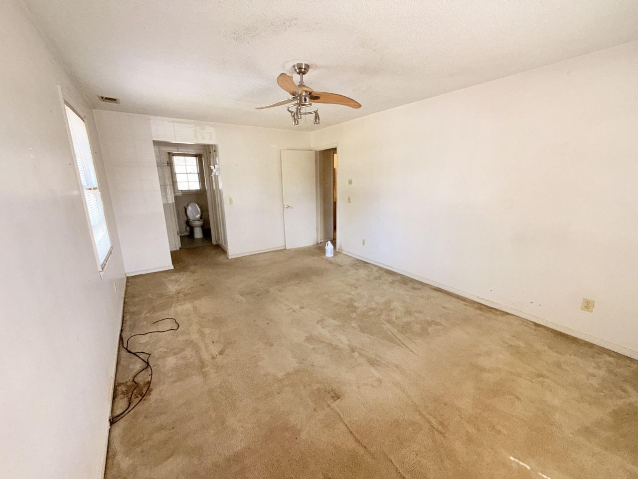 7901 Tradd Street Photo 30