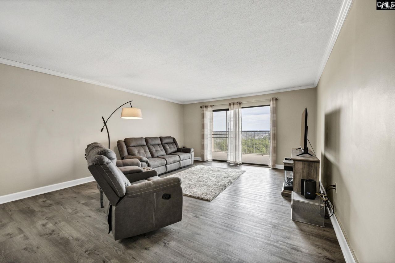 1825 Saint Julian Pl.  Photo 5