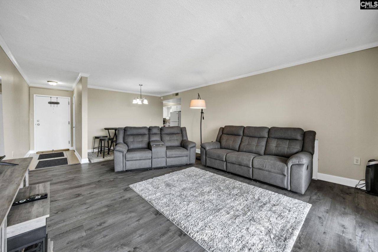 1825 Saint Julian Pl.  Photo 8