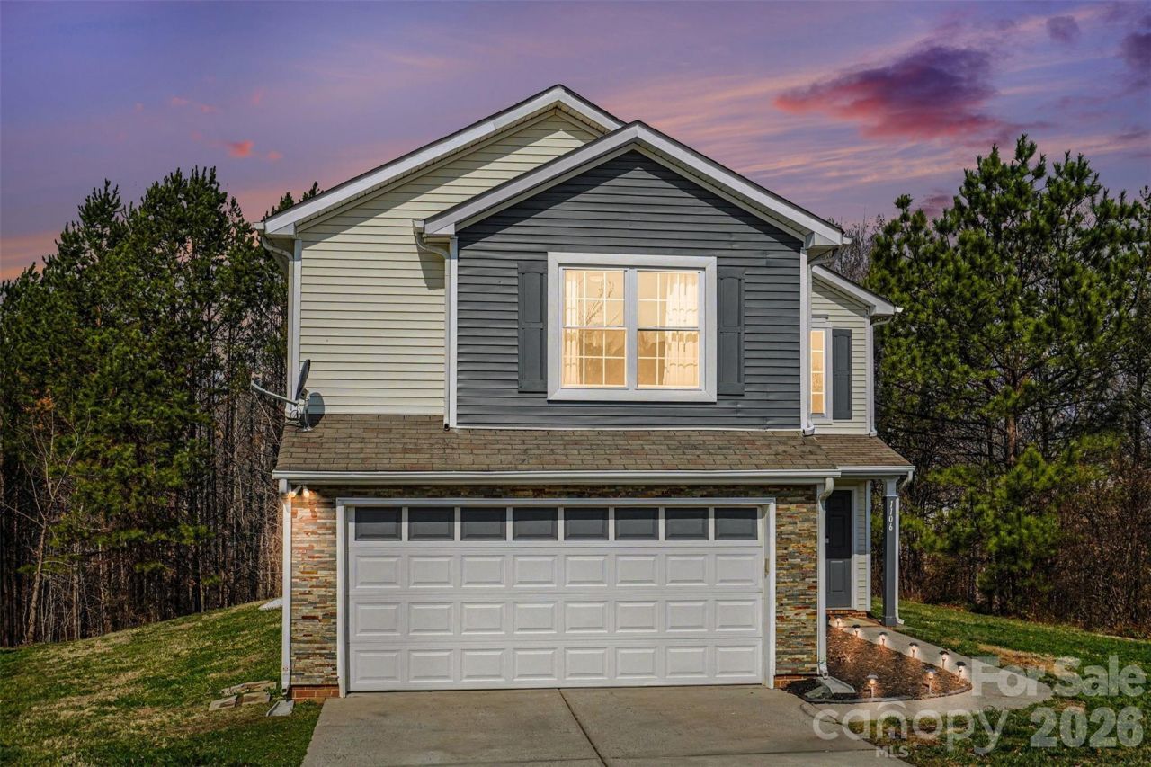 1106 Vine Cliff Lane, Charlotte, NC 28214 Main Photo