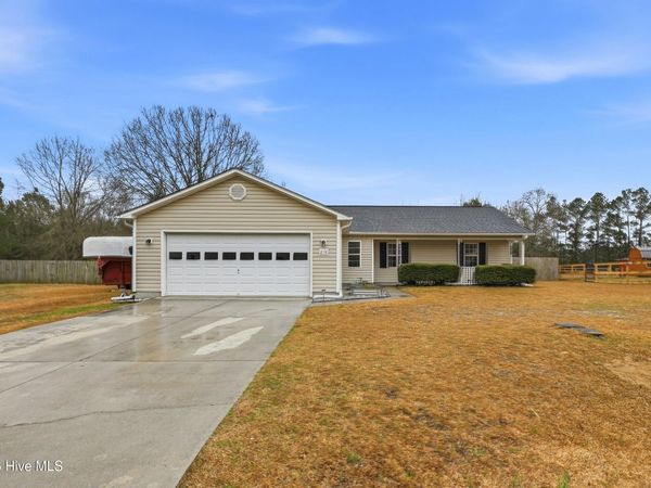 218 Redberry Drive, Richlands, NC 28574