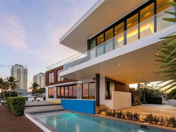 1270 NE 82nd St, Miami, FL 33138