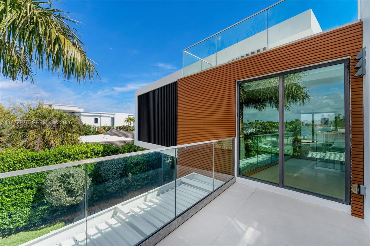 1270 NE 82nd St, Miami, FL 33138 Photo