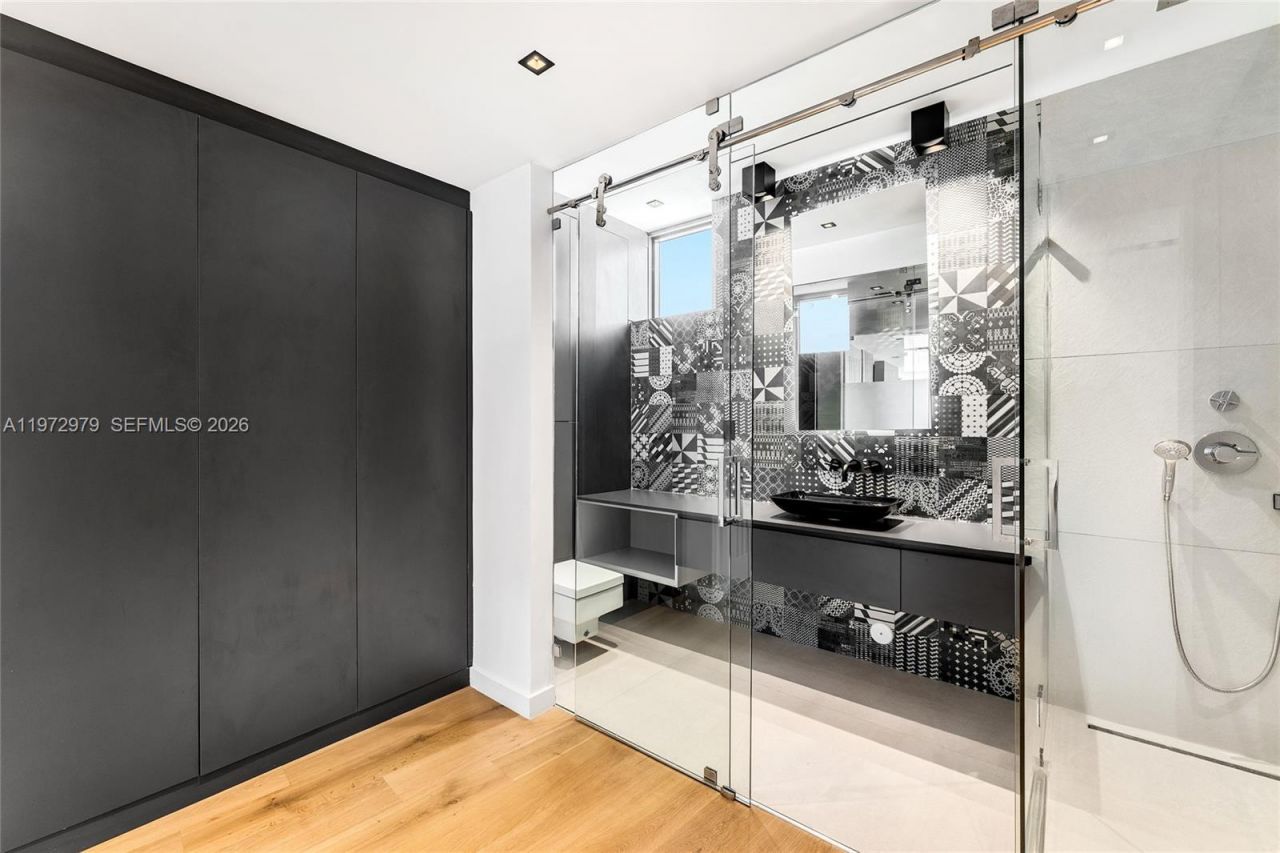 1270 NE 82nd St, Miami, FL 33138 Photo