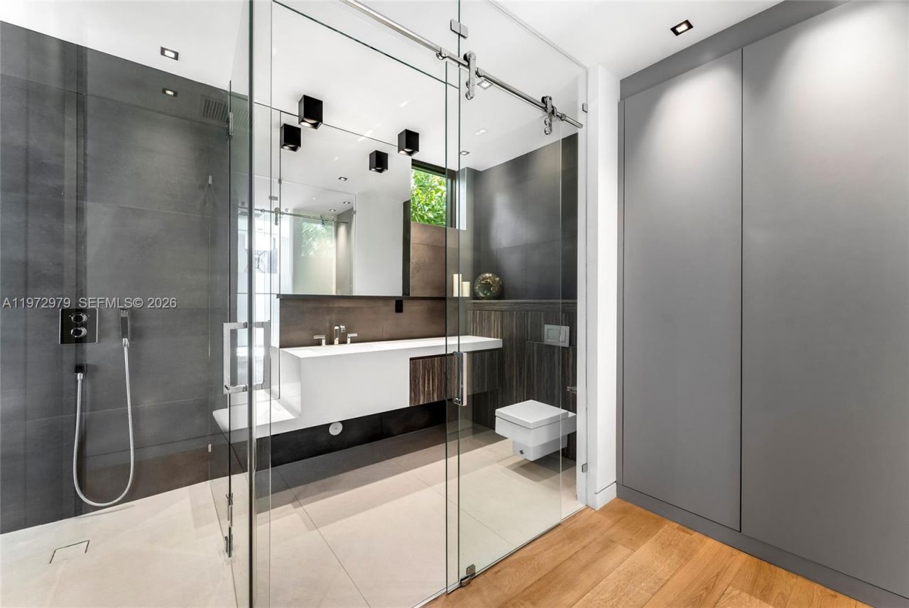 1270 NE 82nd St, Miami, FL 33138 Photo