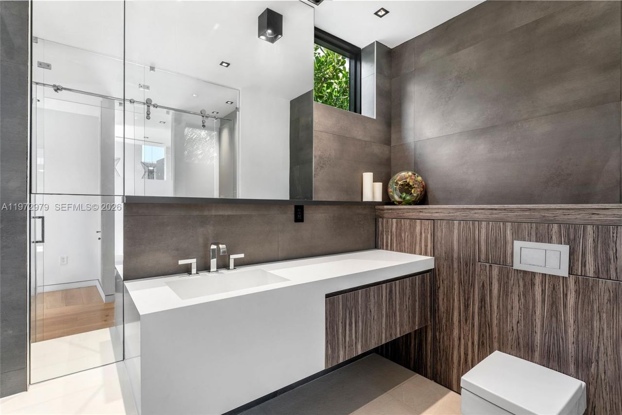 1270 NE 82nd St, Miami, FL 33138 Photo