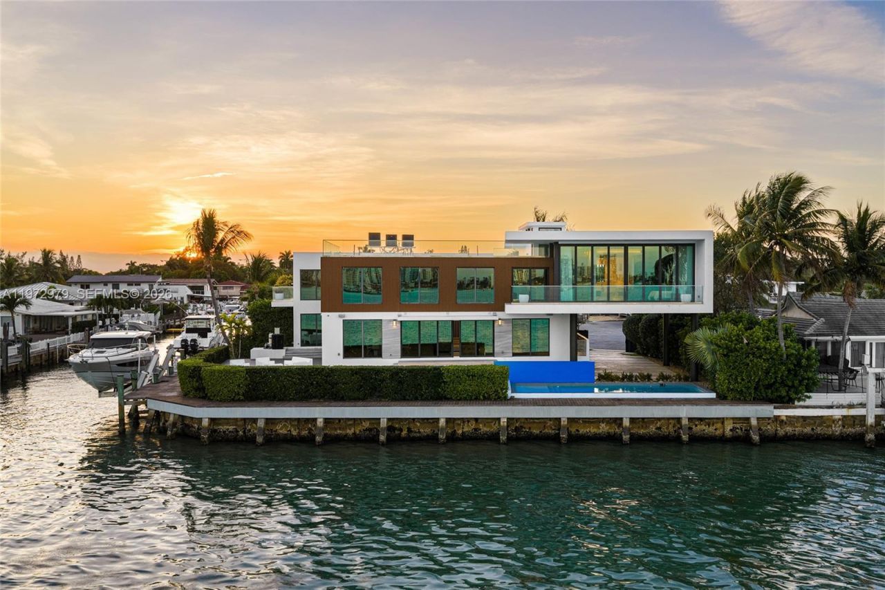 1270 NE 82nd St, Miami, FL 33138 Photo