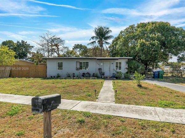 3580 NW 4th St, Lauderhill, FL 33311