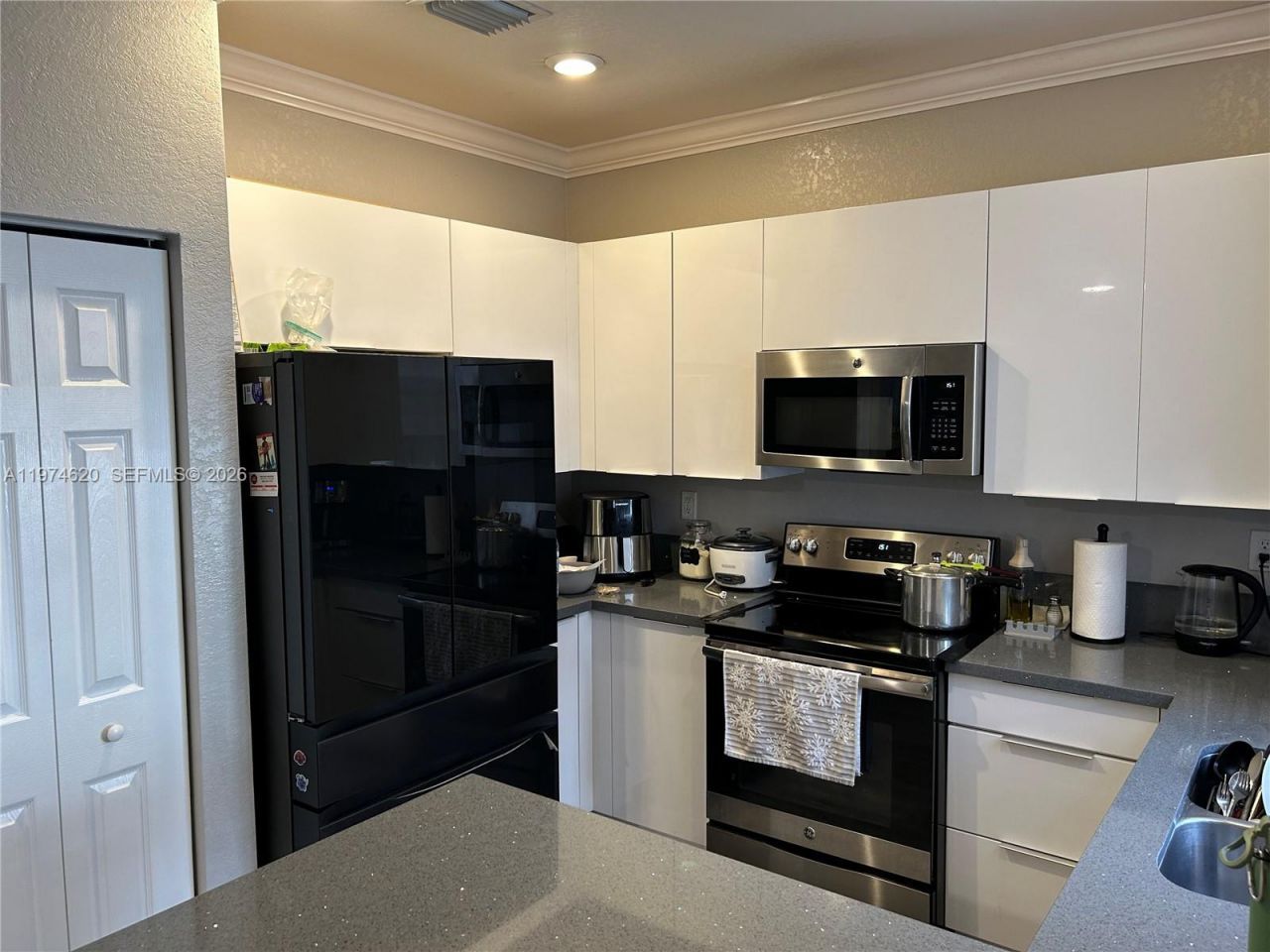 10371 W 33rd Ct , Hialeah, FL 33018 Photo