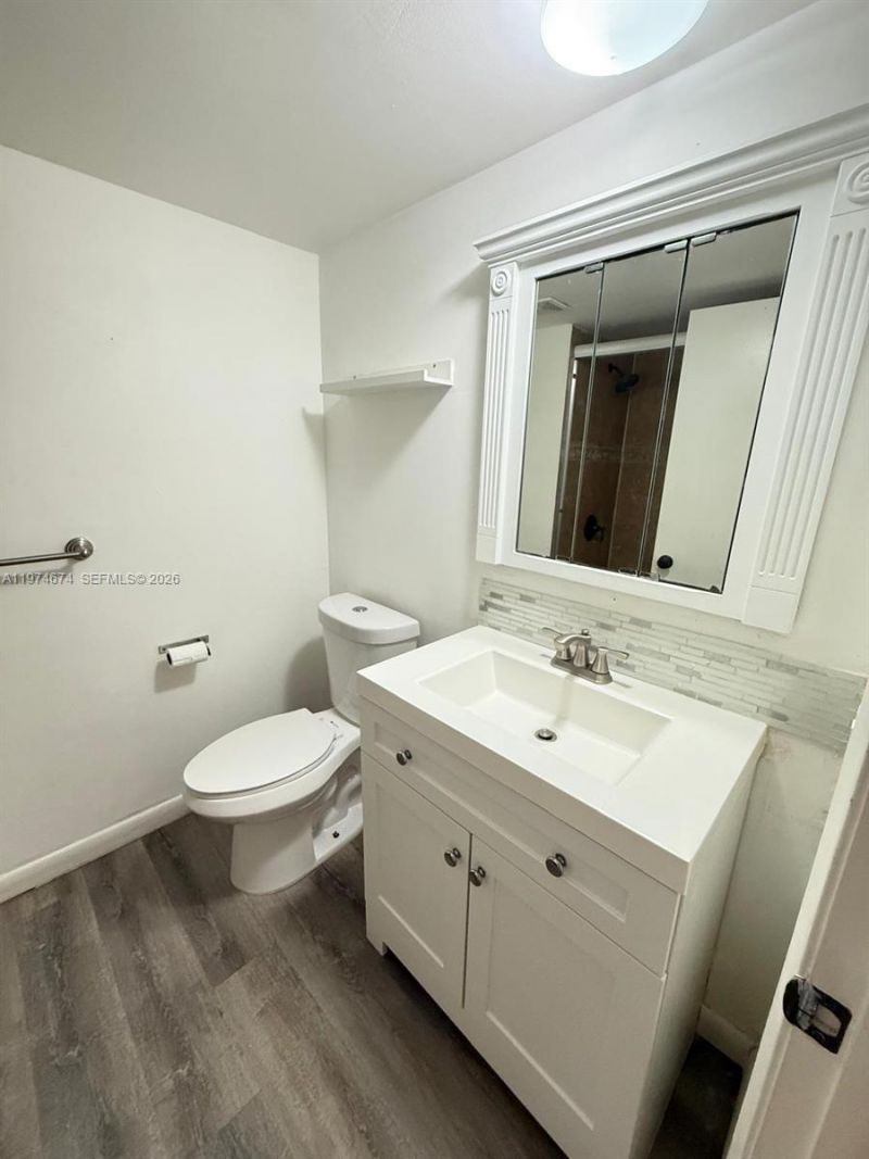 9741 Fontainebleau Blvd, Unit H106, Miami, FL 33172 Photo