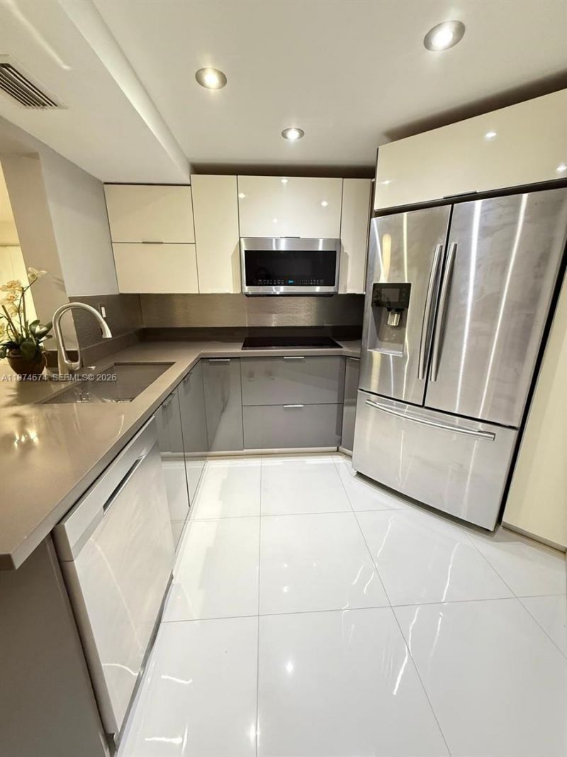 9741 Fontainebleau Blvd, Unit H106, Miami, FL 33172 Photo